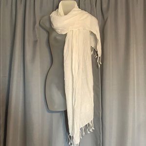 ⚪️ White Scarf/Shawl ⚪️